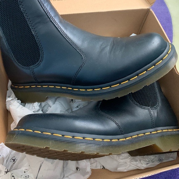 Dr Martens Chelsea Boots 2976 - Picture 2 of 5